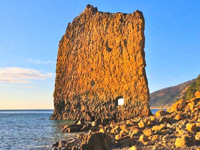 Прогулка к скале парус